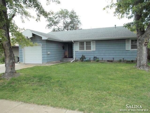 613 Ralph Ave, Salina, KS 67401