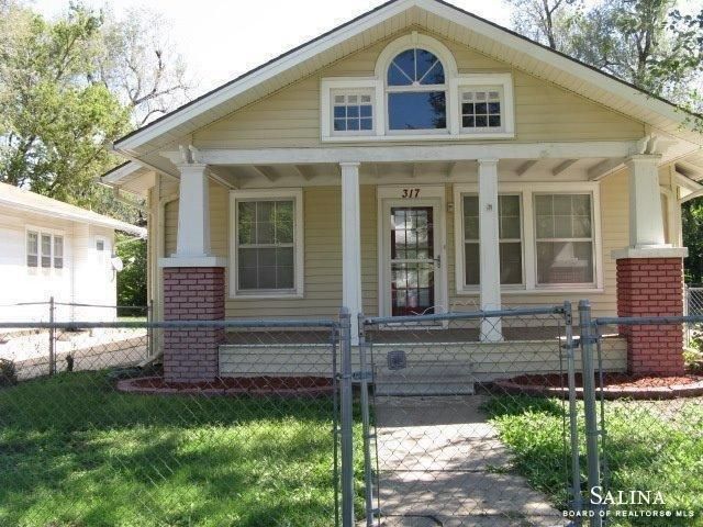 317 S Phillips Ave, Salina, KS 67401