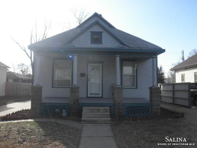 417 Morrison Ave, Salina, KS 67401