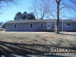 517 Garfiled St, Enterprise, KS 67441