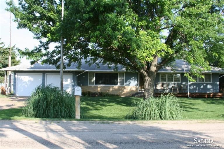 401 Jefferson Ave, Beverly, KS 67423-9110