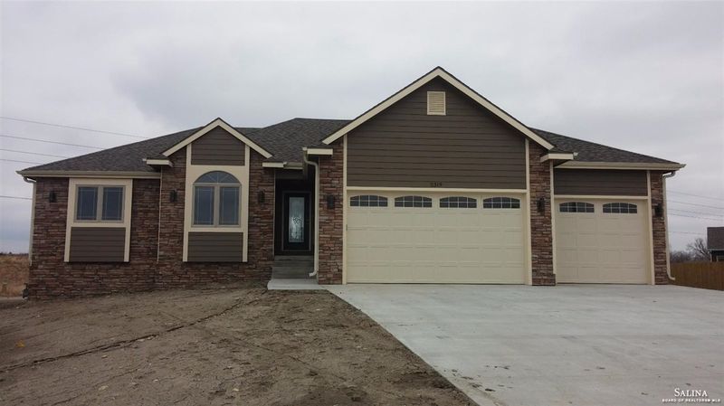 2319 Saddlebrook Dr, Salina, KS 67401