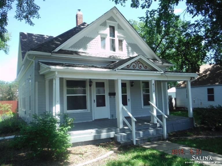 412 NW 6th St, Abilene, KS 67410