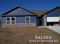 214 Bergsten Ct, Riley, KS 66531