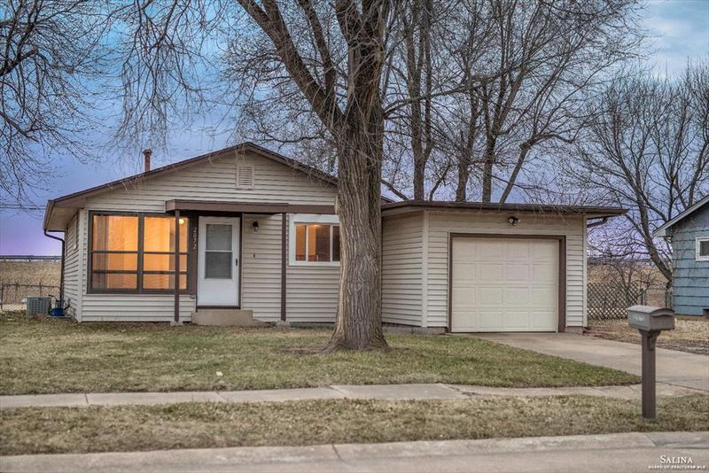 2072 Harold Ave, Salina, KS 67401