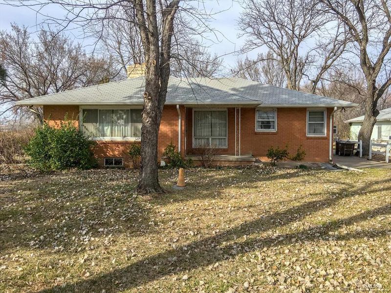 469 E Water Well Rd, Salina, KS 67401