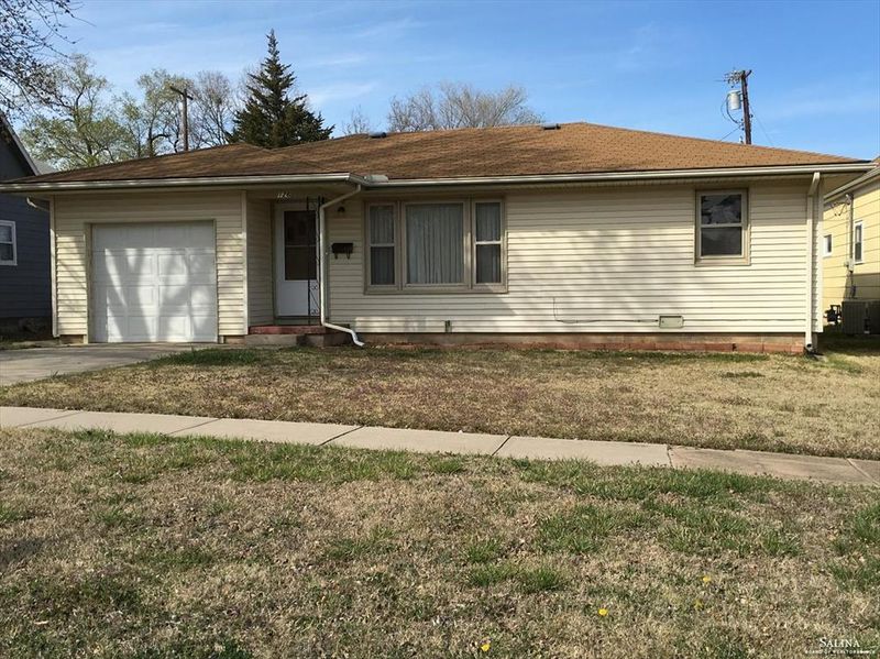 126 E Yauger St, Lincoln, KS 67455