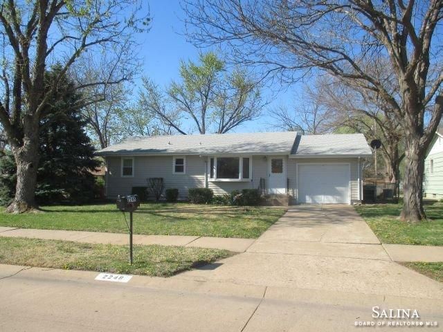 2248 Roach St, Salina, KS 67401