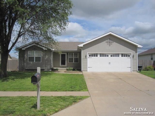 1409 Austin Cir, Salina, KS 67401