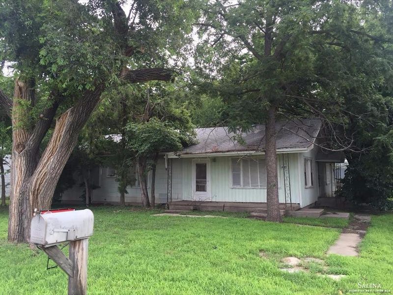 409 S Oak St, Mcpherson, KS 67460