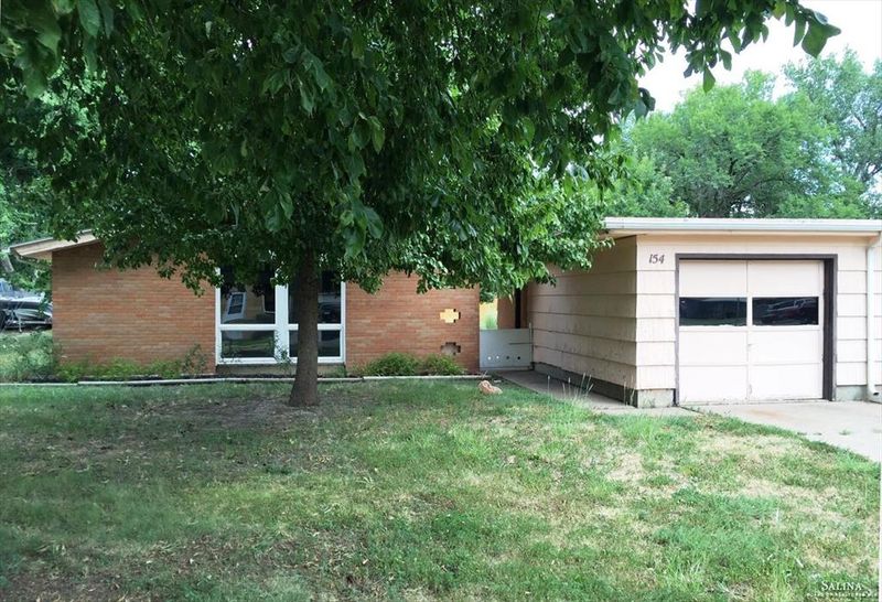 154 Florida Ave, Salina, KS 67401