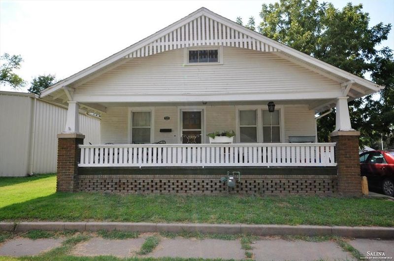 320 S 3 Rd St, Salina, KS 67401
