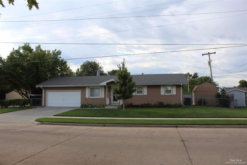 1204 Albert Ave, Salina, KS 67401