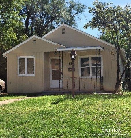 512 Rahm St, Salina, KS 67401