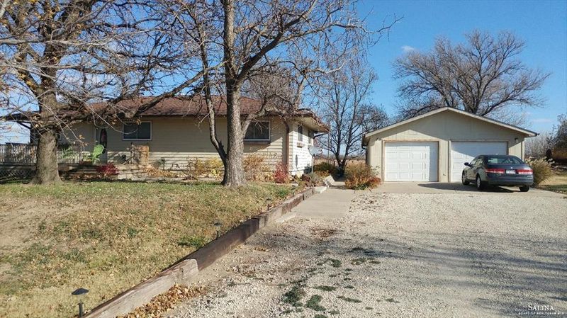 2616 14th Ave, Lindsborg, KS 67456