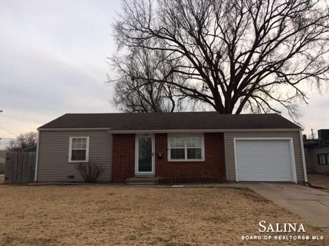1435 Ponca Ave, Salina, KS 67401