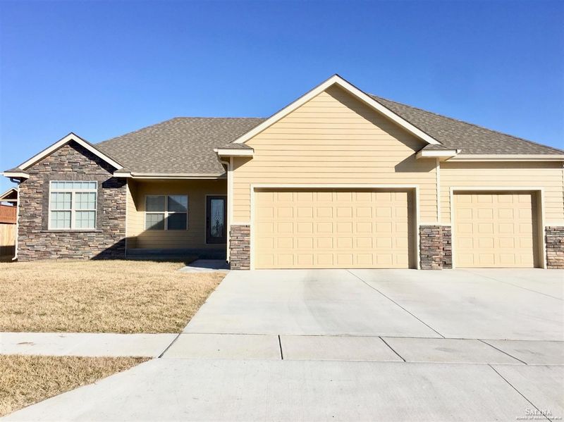 2219 Brookefield Dr, Salina, KS 67401