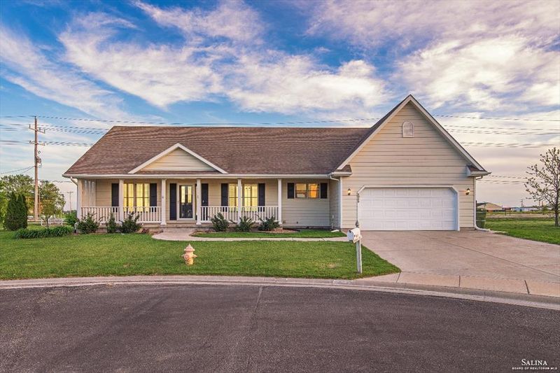 2959 Lisa Ct, Salina, KS 67401