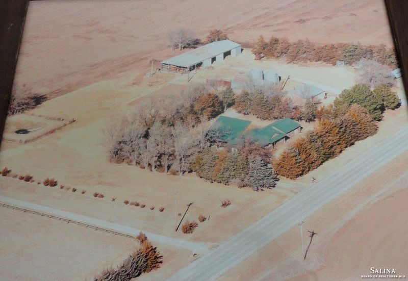 1928 S Kipp Rd, Salina, KS 67401