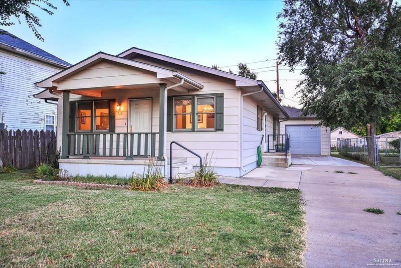716 N 5th St, Salina, KS 67401