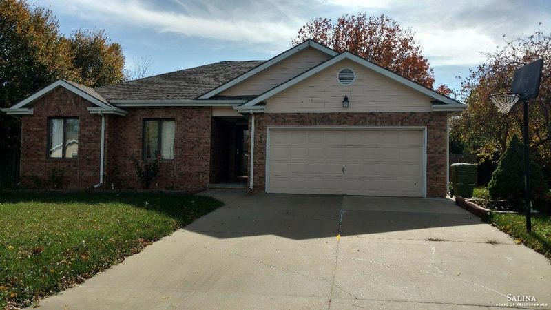 1204 E Republic Ave, Salina, KS 67401