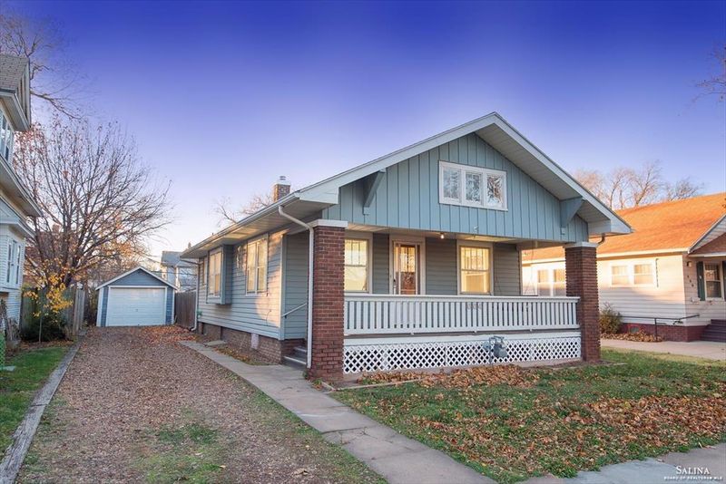 664 S 5th St, Salina, KS 67401