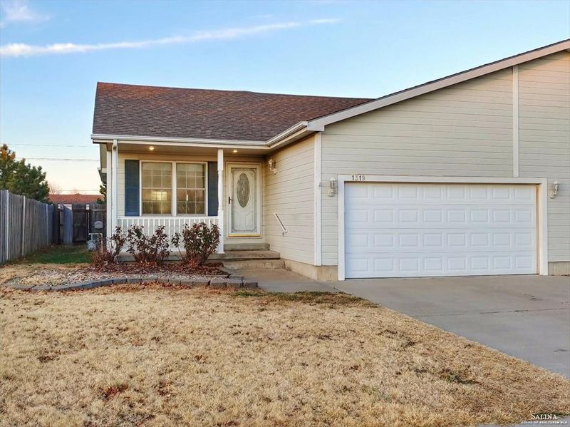1319 Sierra Dr, Salina, KS 67401