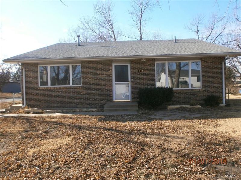 804 Elizabeth Dr, Ellsworth, KS 67439