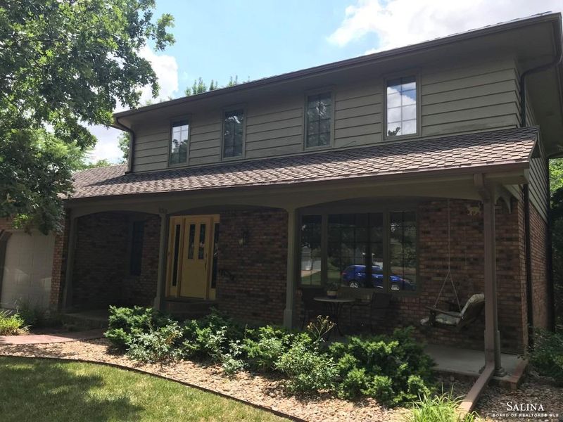 130 S Estates Dr, Salina, KS 67401