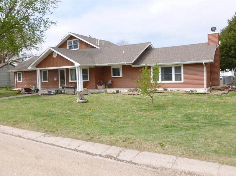 1335 Susank Rd, Great Bend, KS 67530
