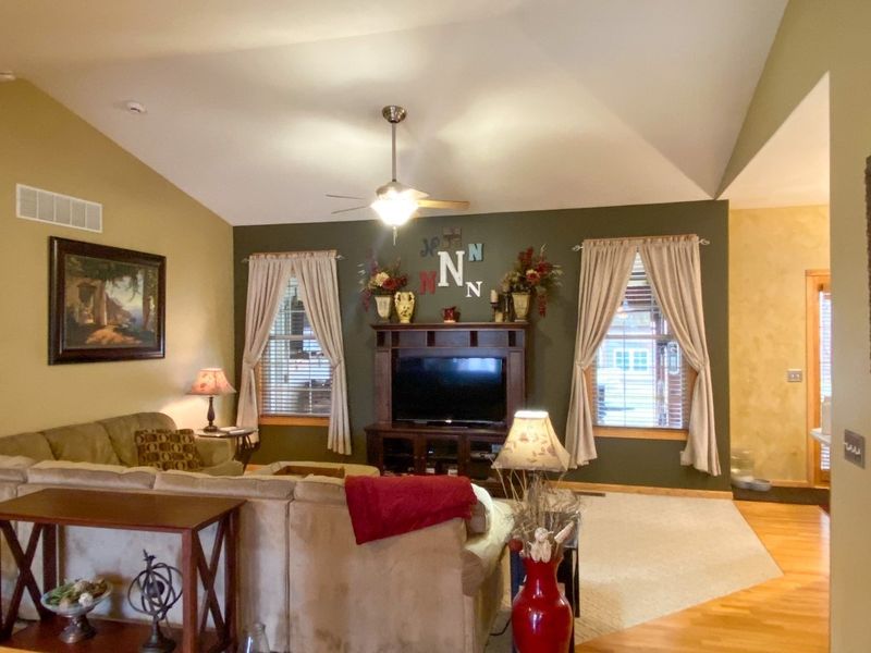 506 S Estates Dr, Salina, KS 67401