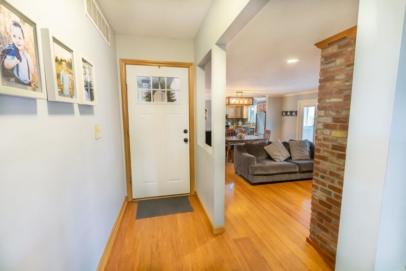 511 Queens Rd, Salina, KS 67401
