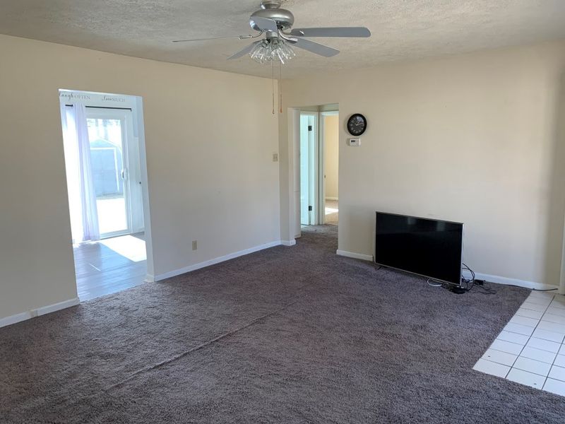 1427 Cheyenne Ave, Salina, KS 67401