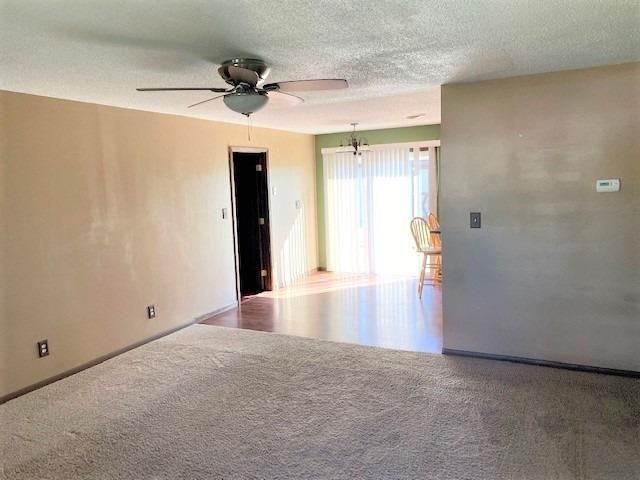 502 Crestview Dr, Hoisington, KS 67544
