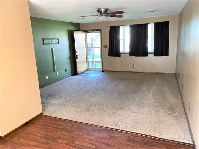 502 Crestview Dr, Hoisington, KS 67544