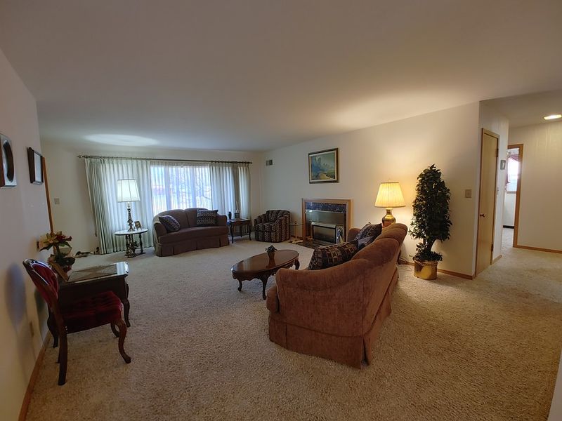 952 E 2nd, Russell, KS 67665