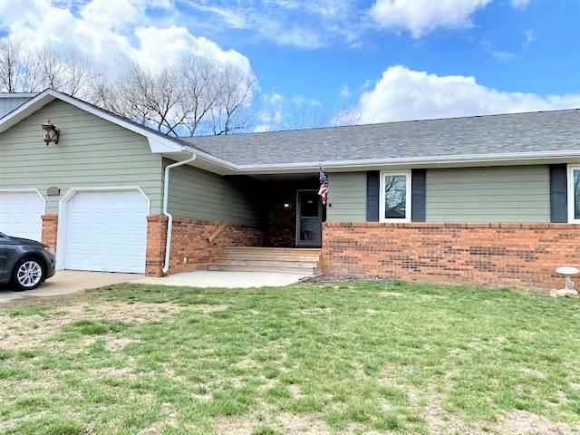 420 Seitz Dr, Salina, KS 67401