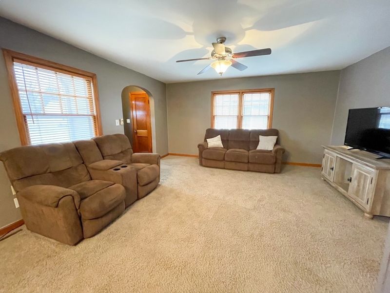640 S 12th St, Salina, KS 67401
