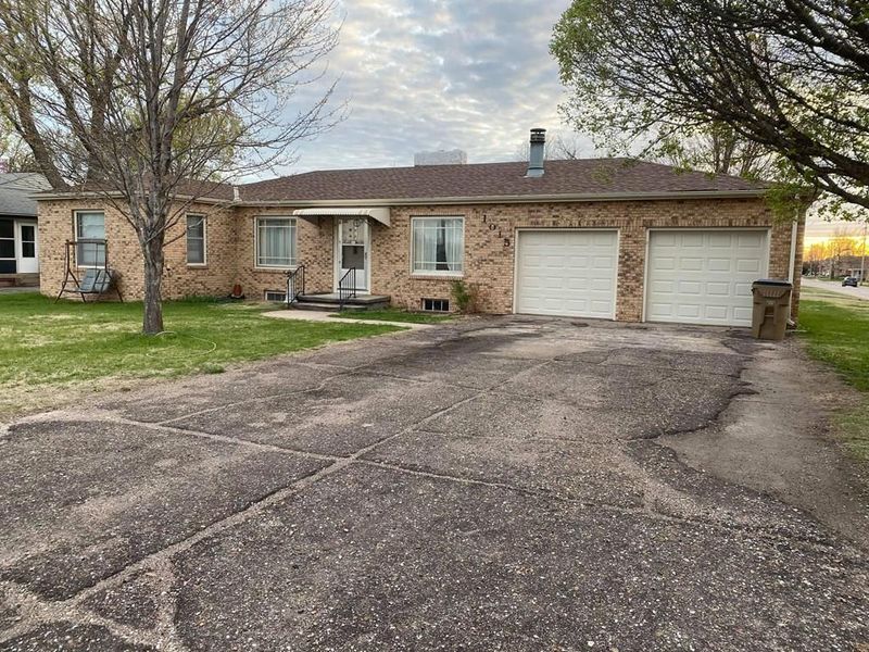 1015 Susank Rd, Hoisington, KS 67544