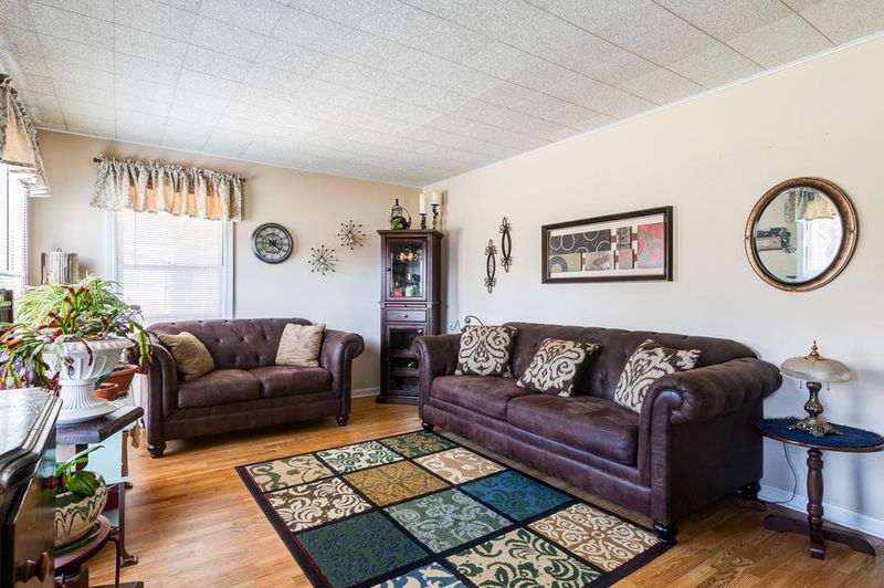 513 E Cloud St, Salina, KS 67401