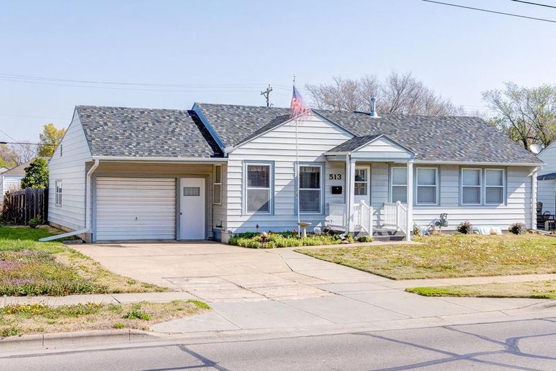 513 E Cloud St, Salina, KS 67401