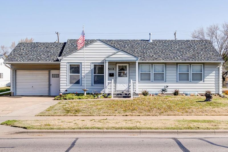 513 E Cloud St, Salina, KS 67401