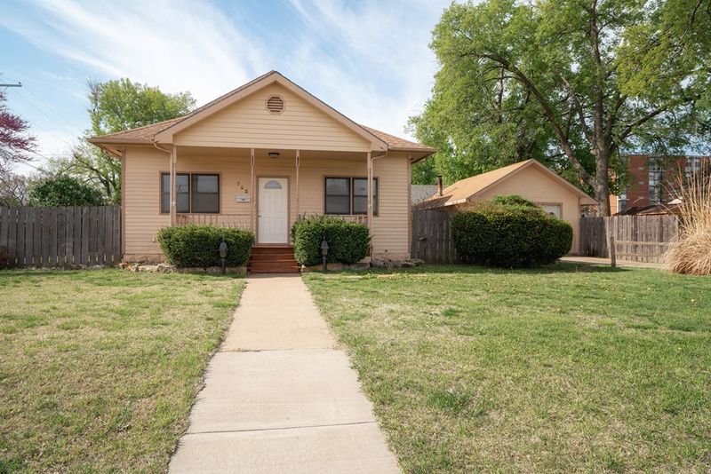 722 E Iron Ave, Salina, KS 67401