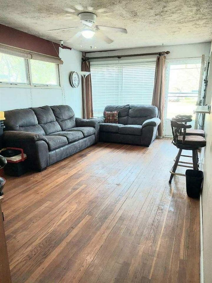1615 Cloud Cir, Salina, KS 67401