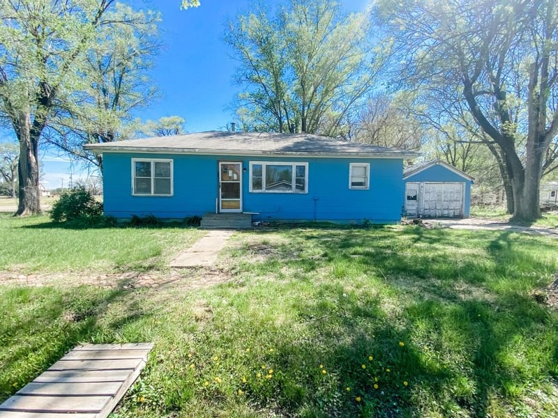 201 W First, Tescott, KS 67484
