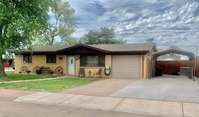 5966 Birchwood Dr, Great Bend, KS 67530