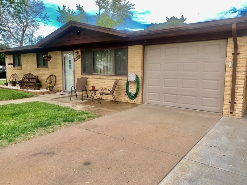 5966 Birchwood Dr, Great Bend, KS 67530