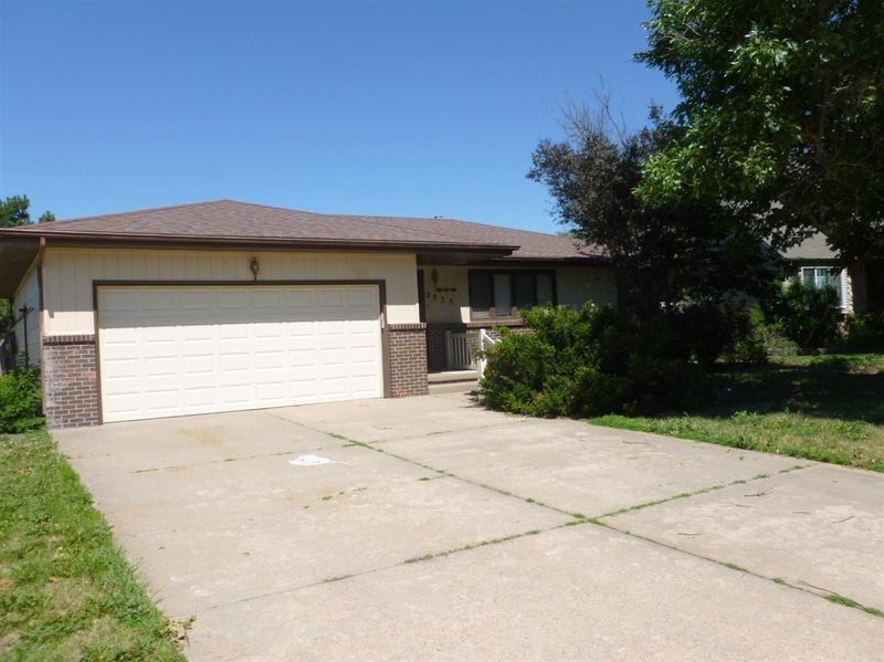 2525 Dry Creek, Great Bend, KS 67530