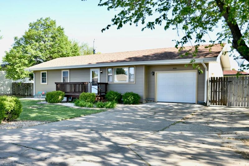 1420 E Ellsworth Ave, Salina, KS 67401