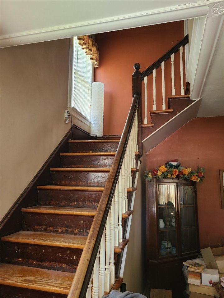 224 N Washington St, Lindsborg, KS 67456